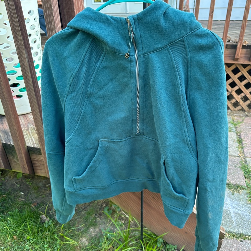 GUC LULULEMON teal scuba size M/L